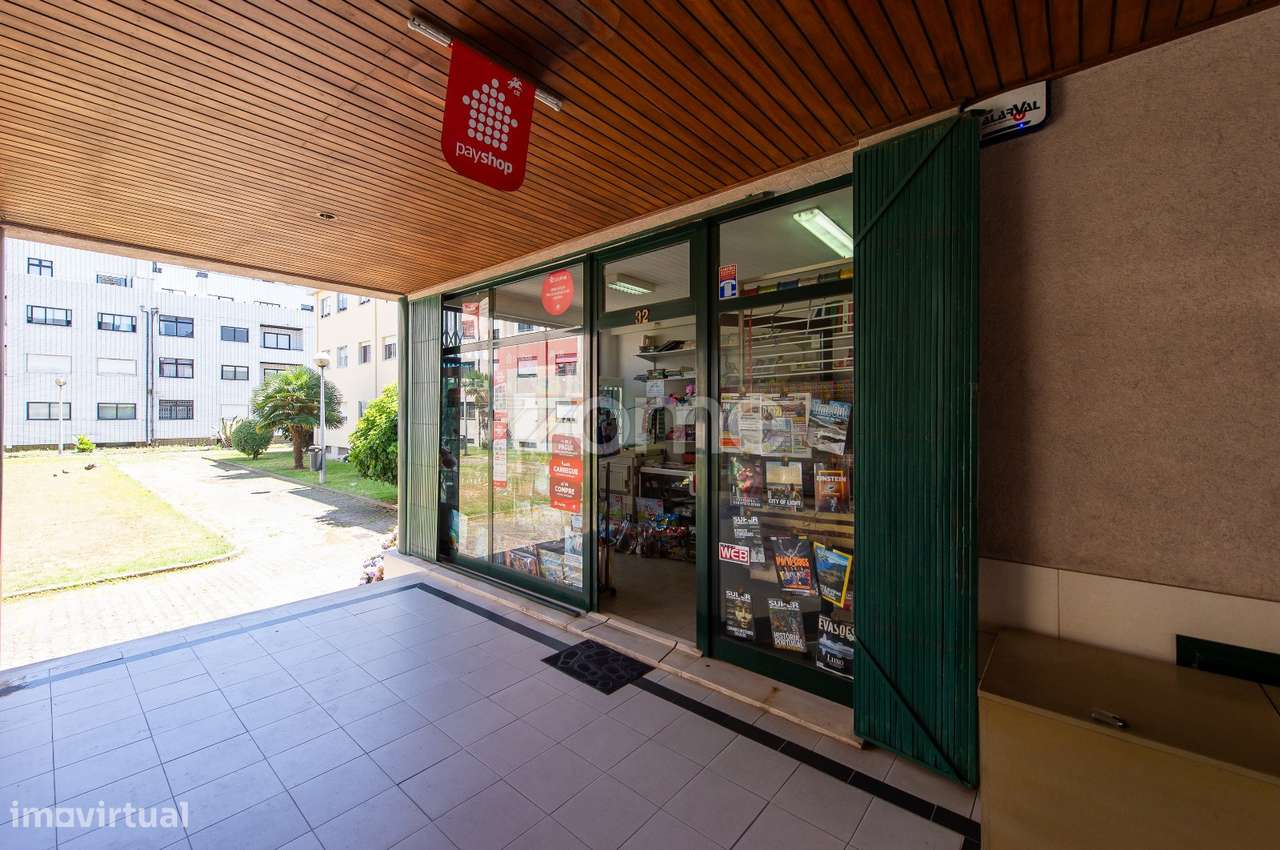 Loja Comercial, São Mamede de Infesta, Matosinhos - Grande imagem: 3/16