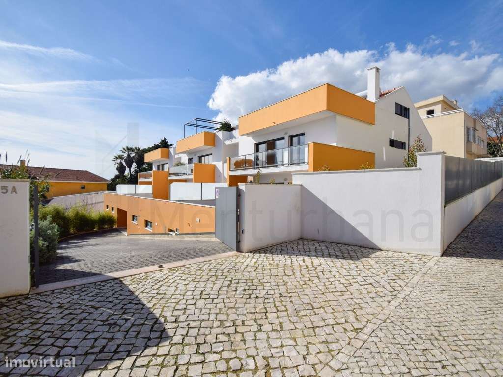 FANTÁSTICO T3 COM TERRAÇO E VISTA DESLUMBRANTE NA PAREDE - CASCAIS-29