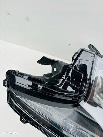 LAMPA PRAWA REFLEKTOR PRAWY TOYOTA AYGO X ZWYKŁA  LED DZIENNY IDEAŁ EUROPA - 4