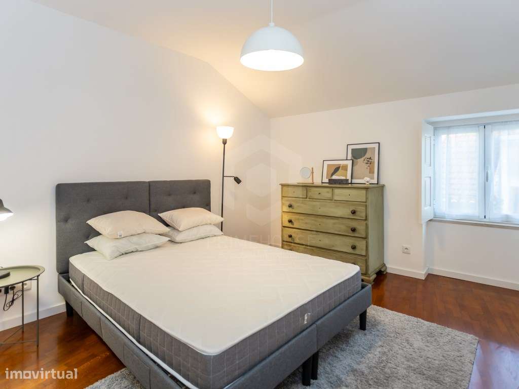 Predio no centro historico do seixal-32