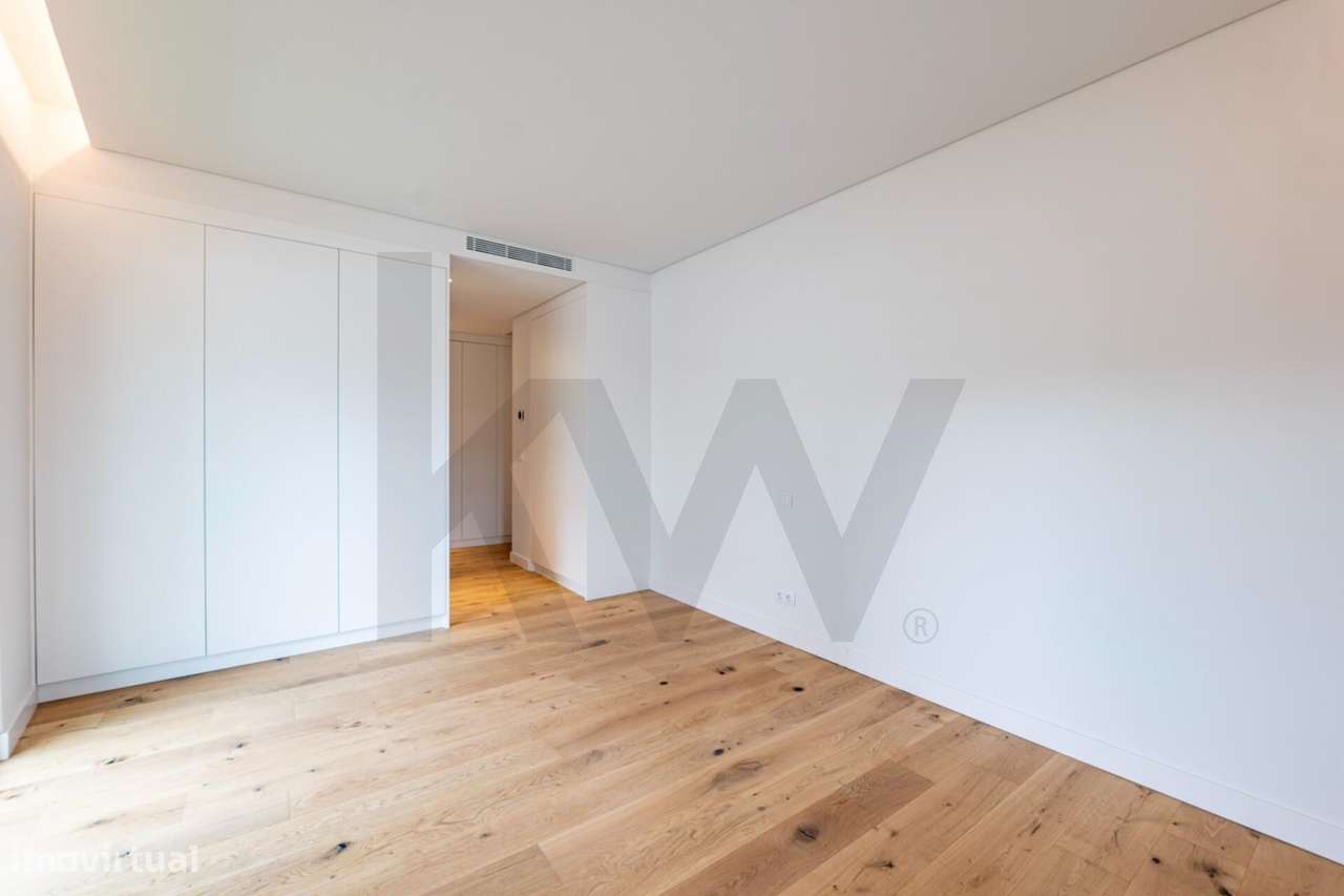 Apartamento T4 com Jardim e Piscina na Parede – Cascais-31