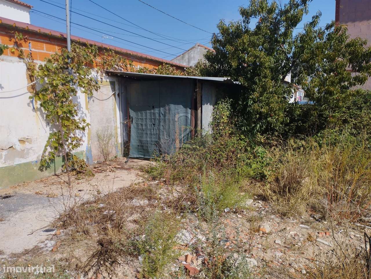 Moradia Térrea para recuperar em terreno de 600m2, Arealão, Santiago d - Grande imagem: 5/11