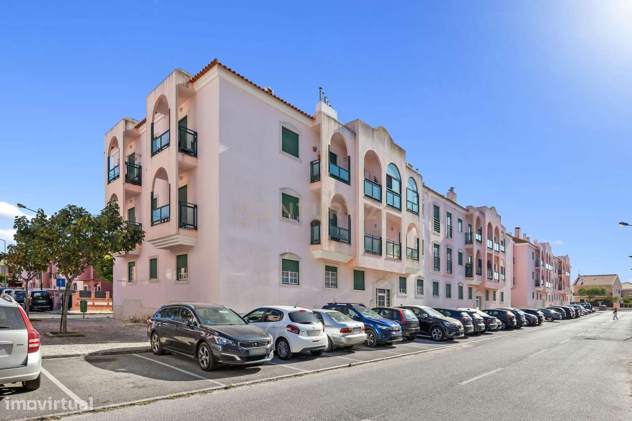 Apartamento T2 Atalaia-24