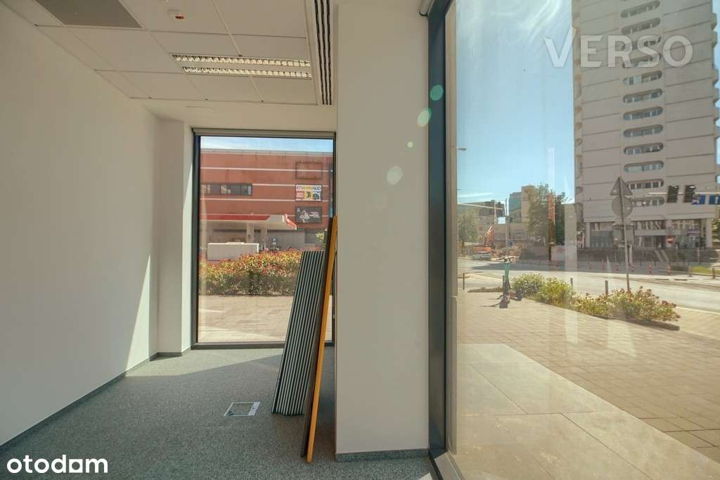 Parter. Duży ruch pieszy i samochodowy - Pełny obrazek: 5/11