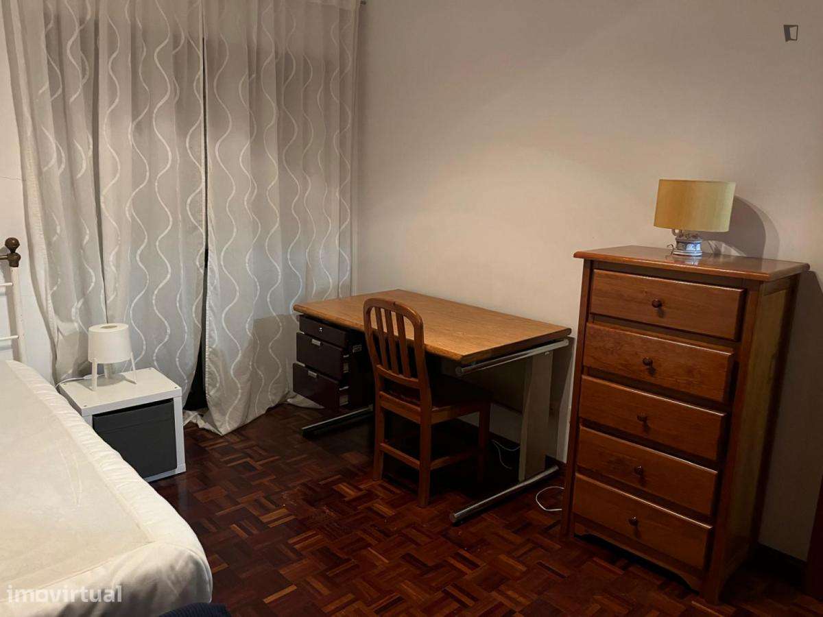 Quarto - localizado em Santarem - Grande imagem: 3/10