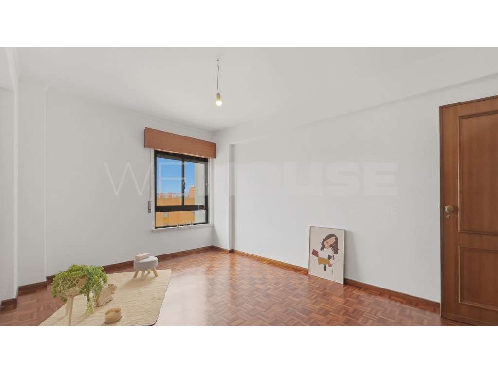 Apartamento T2 com Excelente Área e Vista Desafogada para Monsanto ...-10