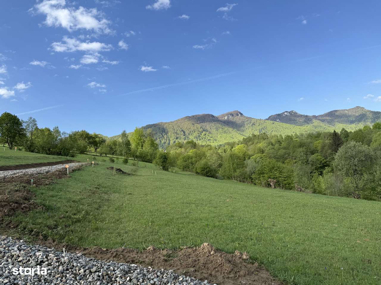 Teren la munte intravilan la 5 km de Moeciu si 20 km de Fundata - Imagine principală: 4/20