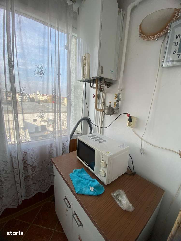 3 DECOMANDATE cu centrala,izolat, termopan, 78mp, balcon 8m,Mioritei-13