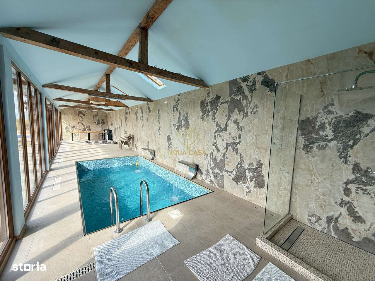 Vila de vanzare in APA-NORD  cu 2 Piscine/Zona de Relaxare/Acces lac-4