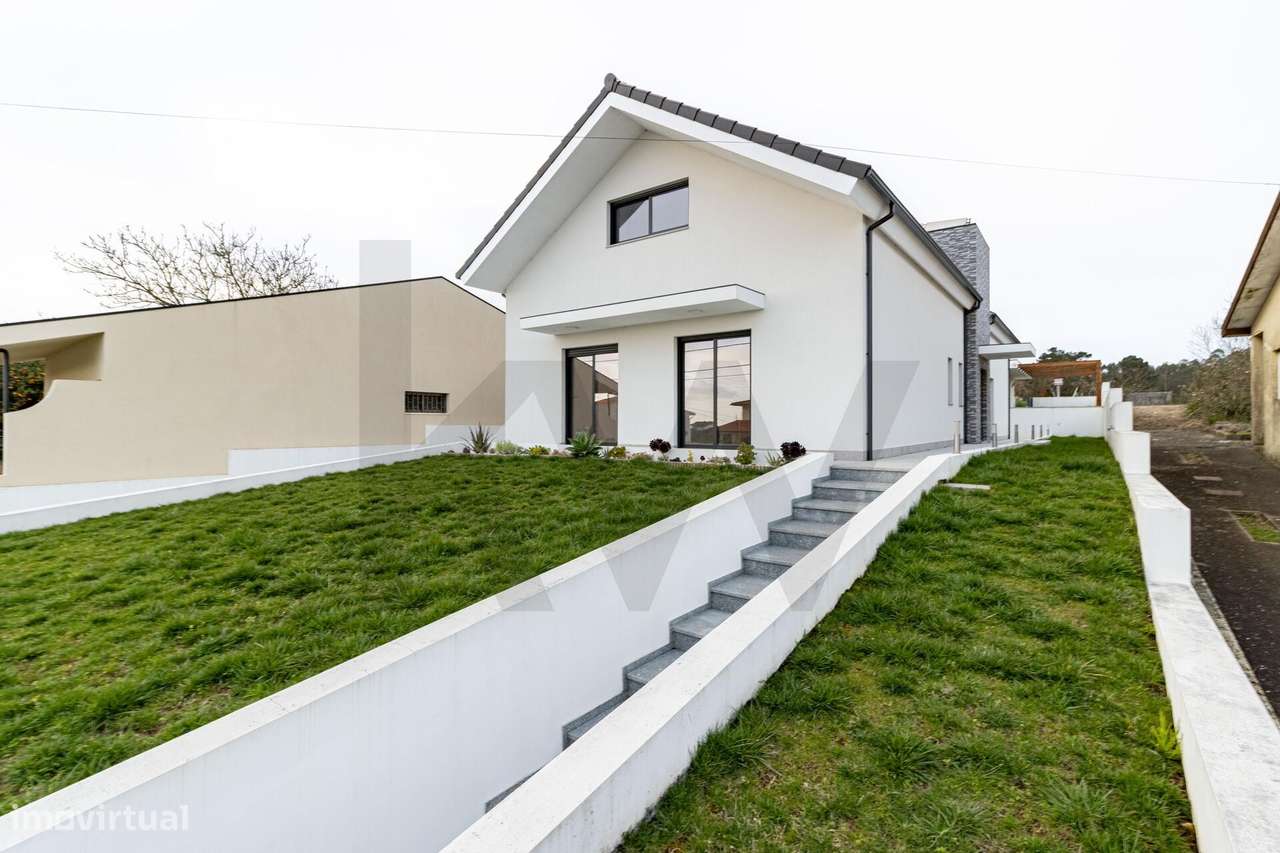 Moradia T3 Isolada | S. João | – Ovar! - Grande imagem: 2/45