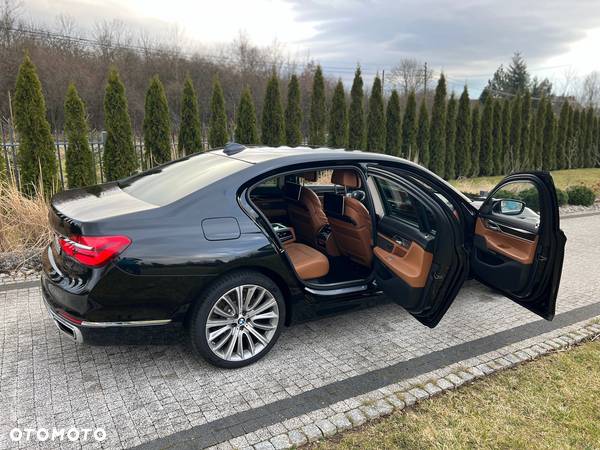 BMW Seria 7 750Li xDrive - 8