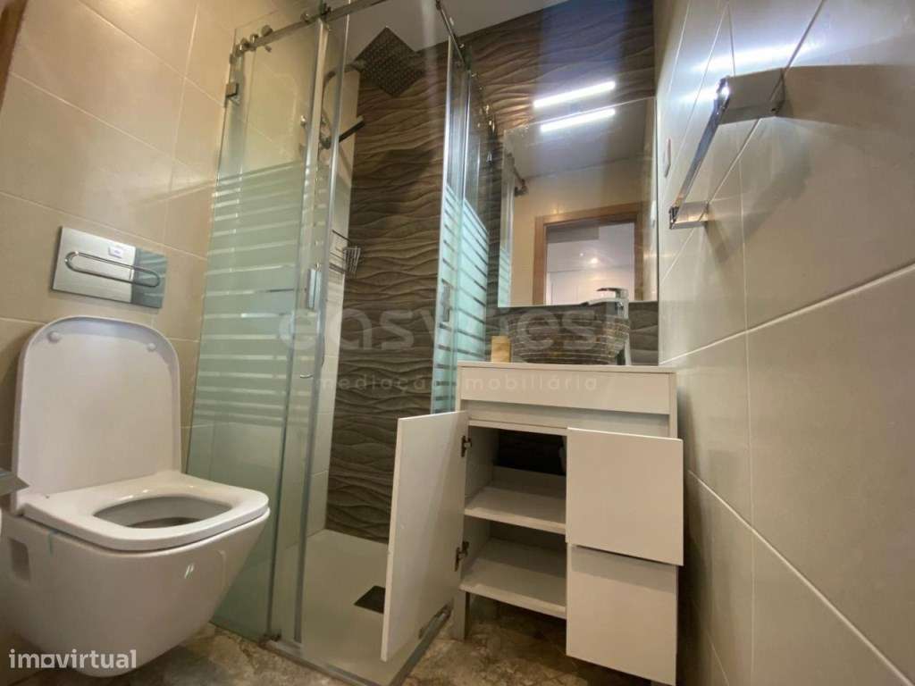 Magnifica Moradia T1+1 situada na freguesia do Campo - Grande imagem: 4/16