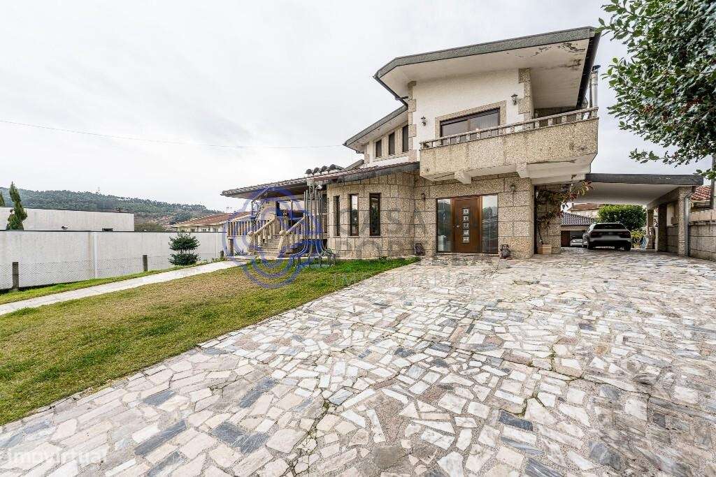 Moradia isolada T5 com garagem e jardim - Prazins Santo Tirso, Guimarã - Grande imagem: 3/54