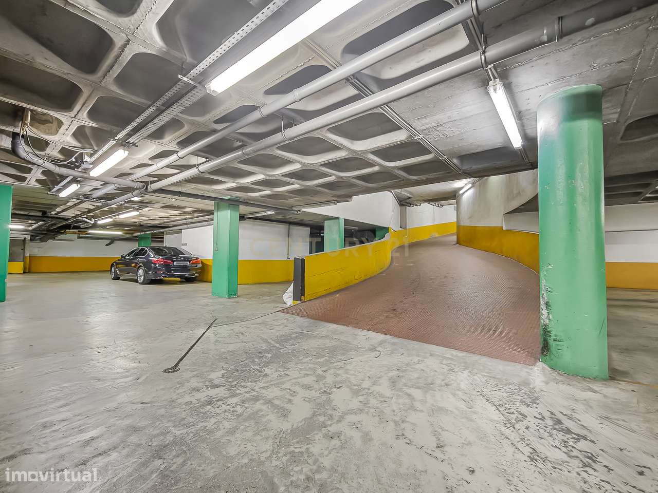 Parqueamento em Entrecampos - Grande imagem: 2/6