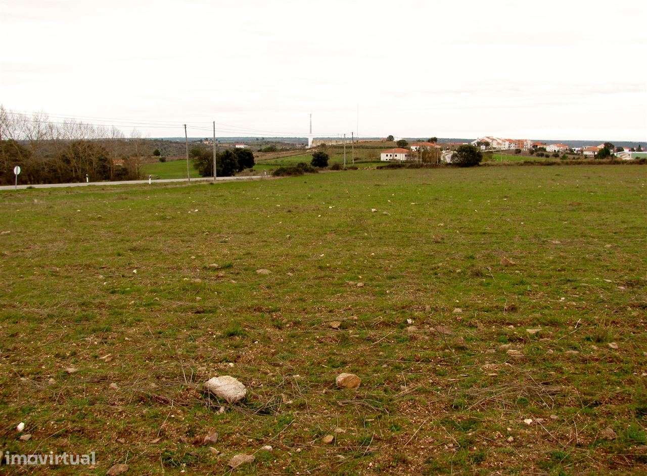 Terreno, Miranda do Douro - Grande imagem: 5/19
