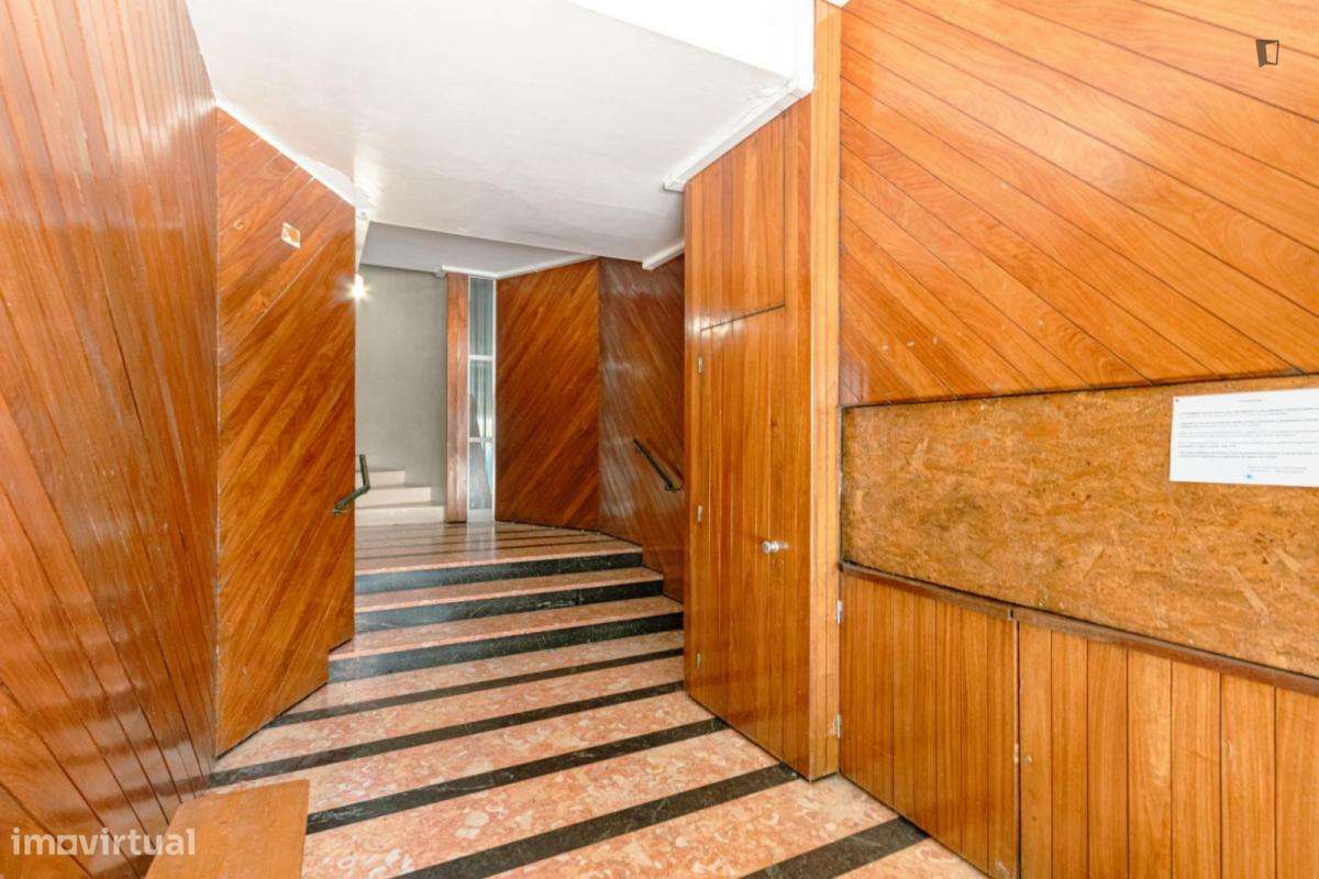 Quarto - localizado em Paranhos Porto - Grande imagem: 3/8