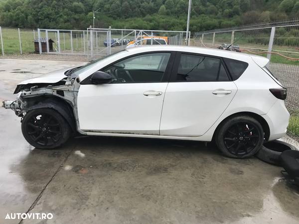 Dezmembrez Mazda 3 2013 - 1