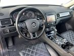 VW Touareg 3.0 TDI V6 Executive Edition - 2