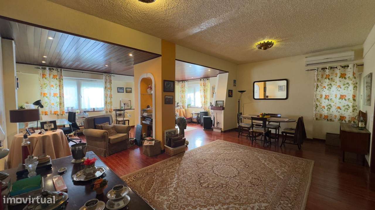 Moradia T6 - 220m2 - 3 pisos - 2 garagens - Barro - Pinheiro de Loures-10