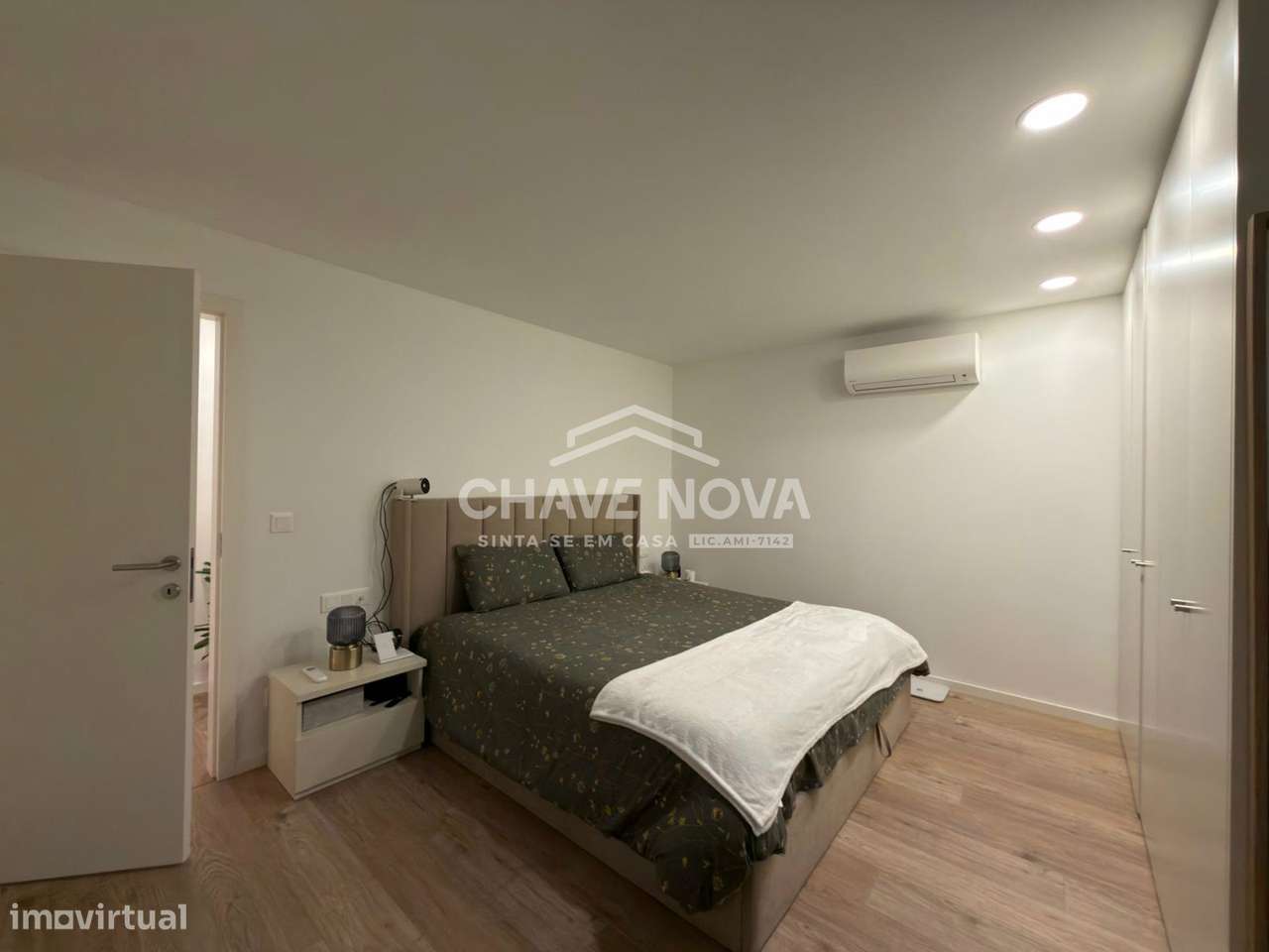 Apartamento T1+1 Santa Marinha de 2023 ao Arrábida Shopping VL8-25
