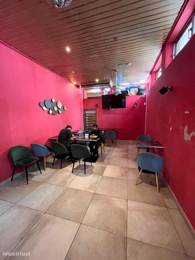 Restaurante totalmente equipado para Trespasse no Areeiro-15