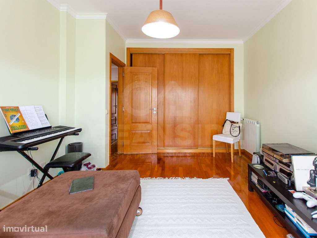 Moradia T4+2 com piscina na Urb. Lombas (São Domingos de Rana)-45