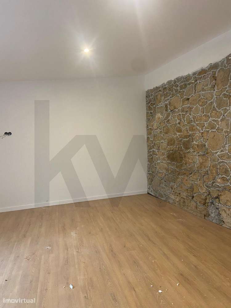 Moradia Térrea Exclusiva: Charme Antigo e Luxo Moderno em Penedos d - Grande imagem: 5/43