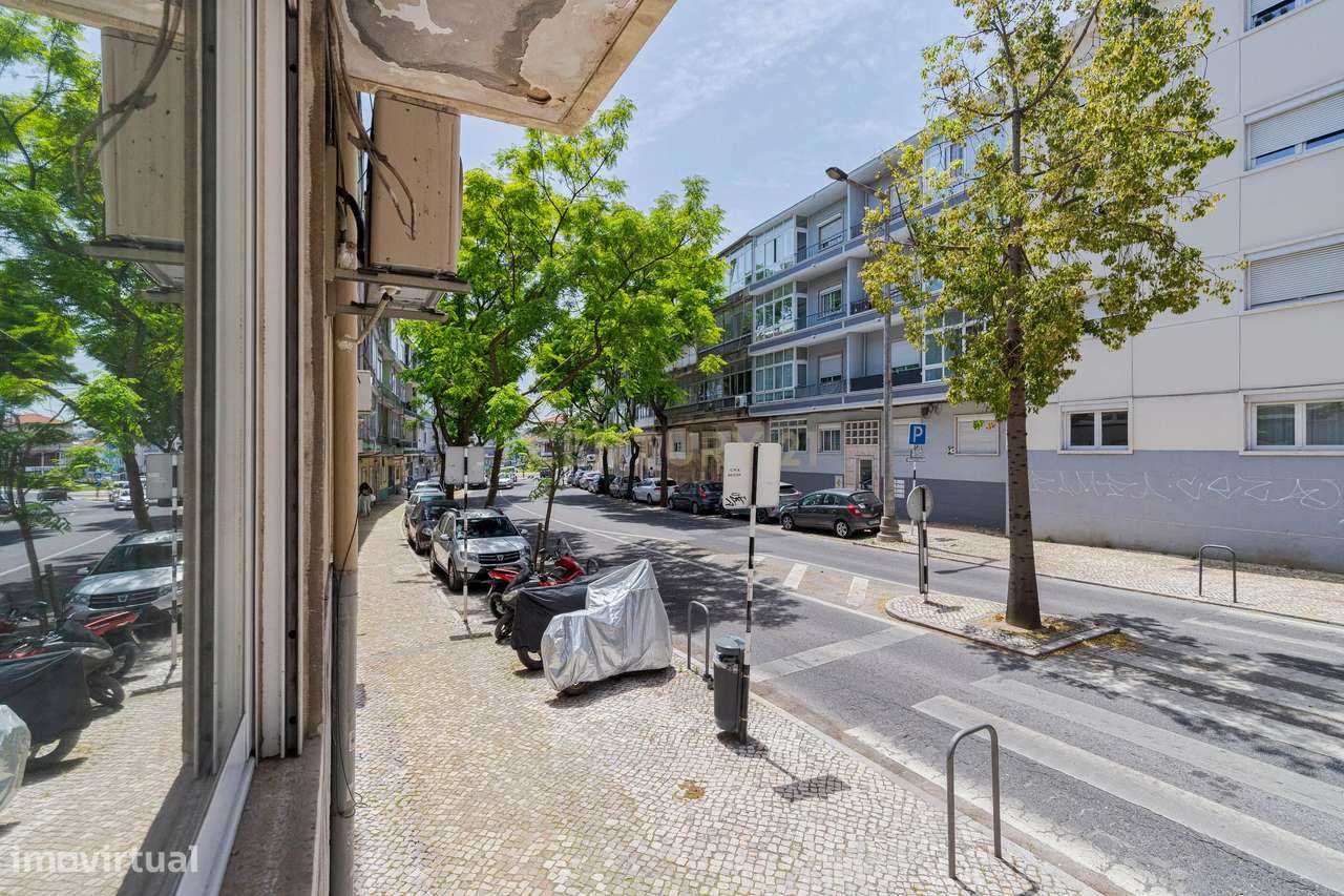 Apartamento T-3 com Terraço  Almada-21