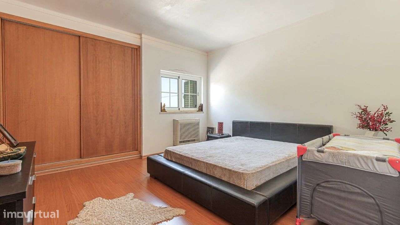 Moradia T4 inserida num lote de terreno com 5000m2 - Grande imagem: 5/20