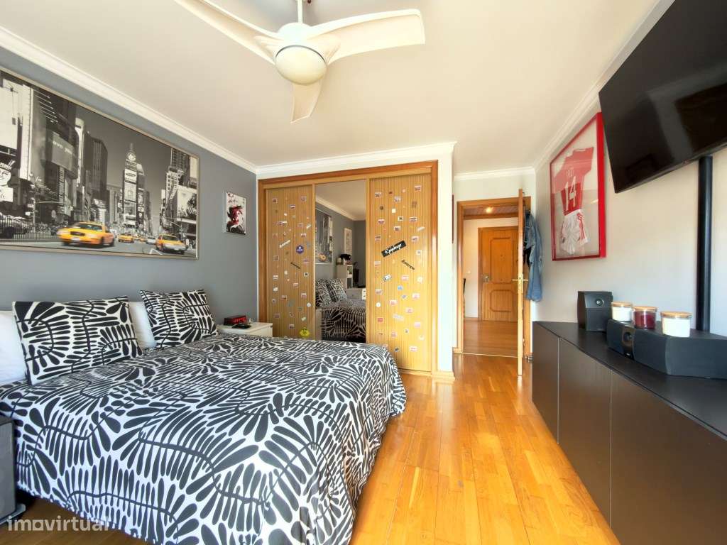 Apartamento T4 com Garagem box, na Amadora-22