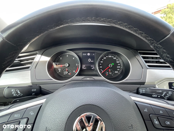 Volkswagen Passat 2.0 TDI EVO Business DSG - 17