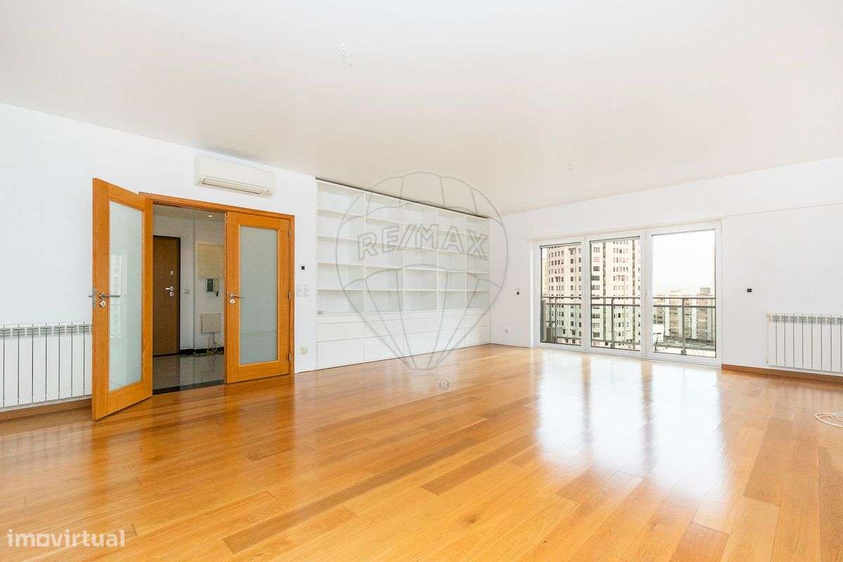 Apartamento T4 para venda - Grande imagem: 2/16