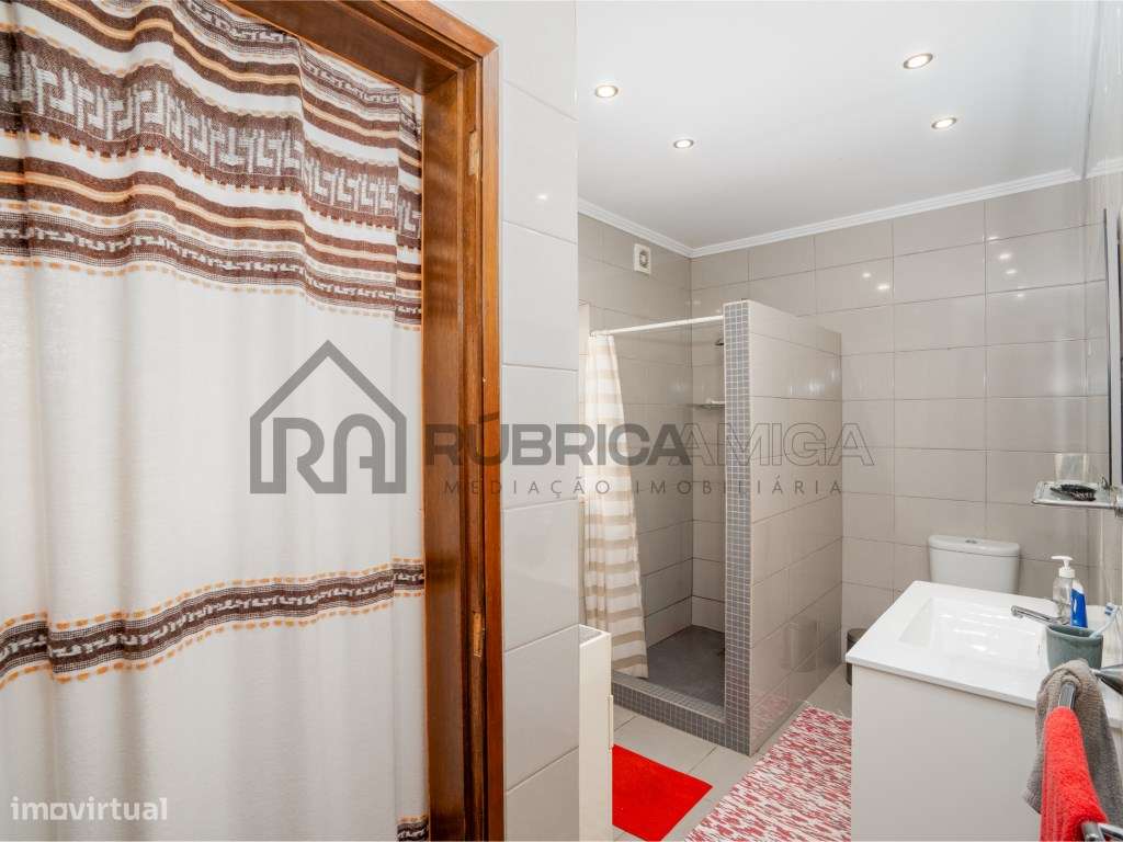 Moradia térrea de 3 quartos e piscina-25