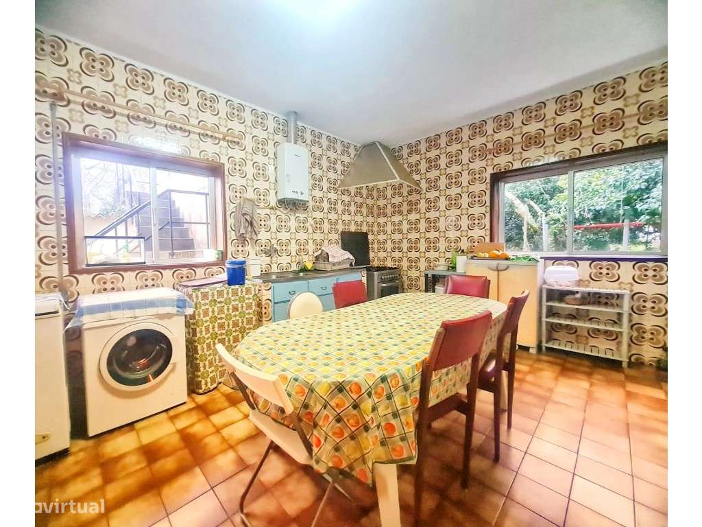 Moradia V4/T4 rés do chão e isolada em Guifões- Porto-8