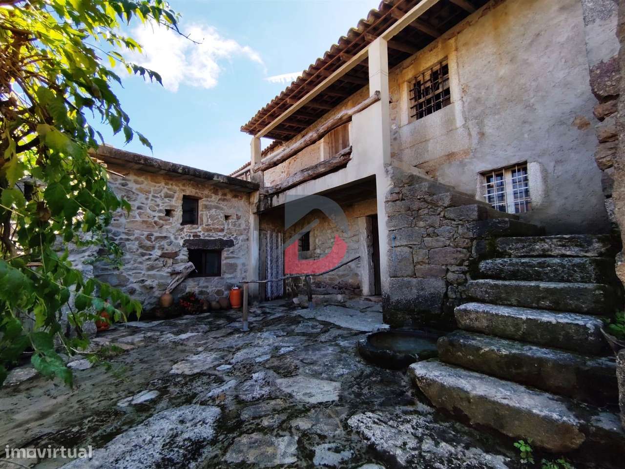 Duas moradias históricas - Grande imagem: 2/35