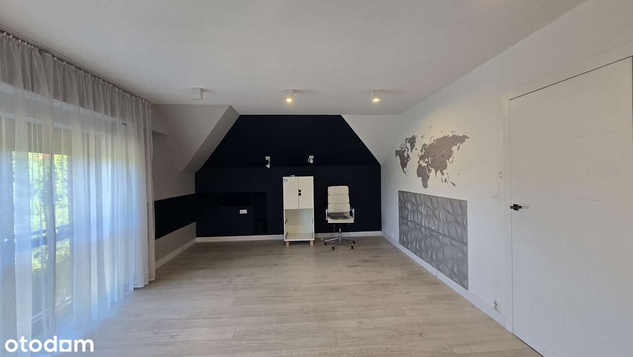 Wyjątkowy dom w atrakcyjnej lokalizacji – komfort, spokój i natura!-11