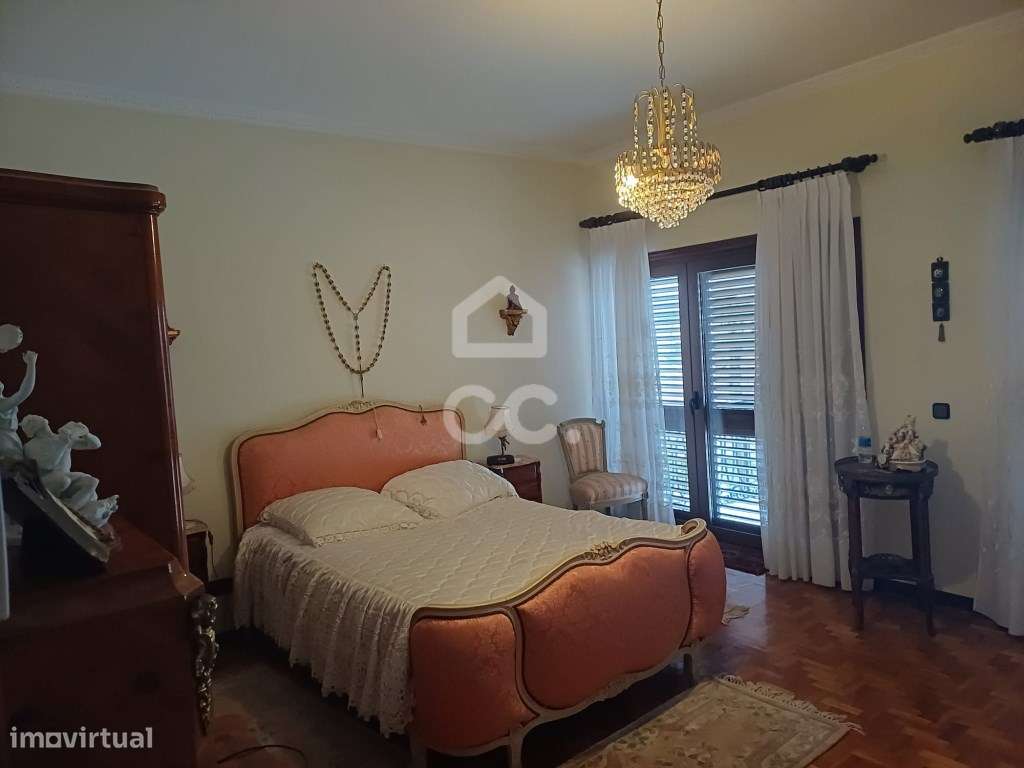 Moradia Bi-familiar T5+T2 em Palmeira, Santo Tirso-7