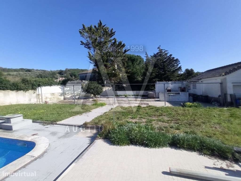 Quinta composta por moradia de dois pisos, com piscina, garagem e t...-13