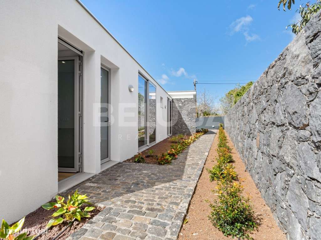 MORADIA T3+1 MINIMALISTA || ESTREITO DA CALHETA-40