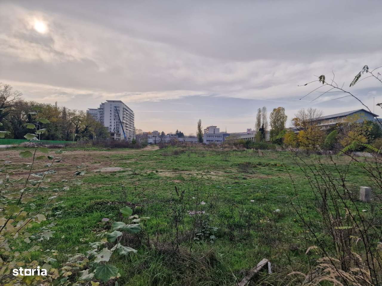 Teren de vanzare - Sector 4, Bucuresti - 15.000 mp - 6.500.000 Euro - Imagine principală: 2/13