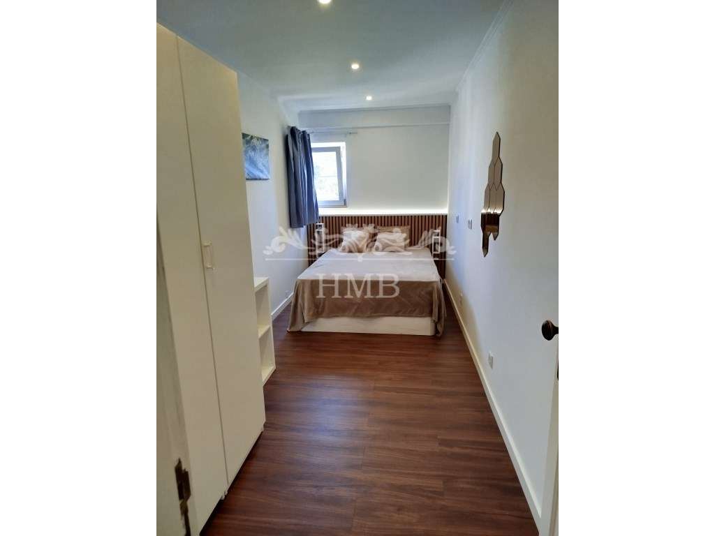 Apartamento T1+1 em Alvor, piscina e garagem-32