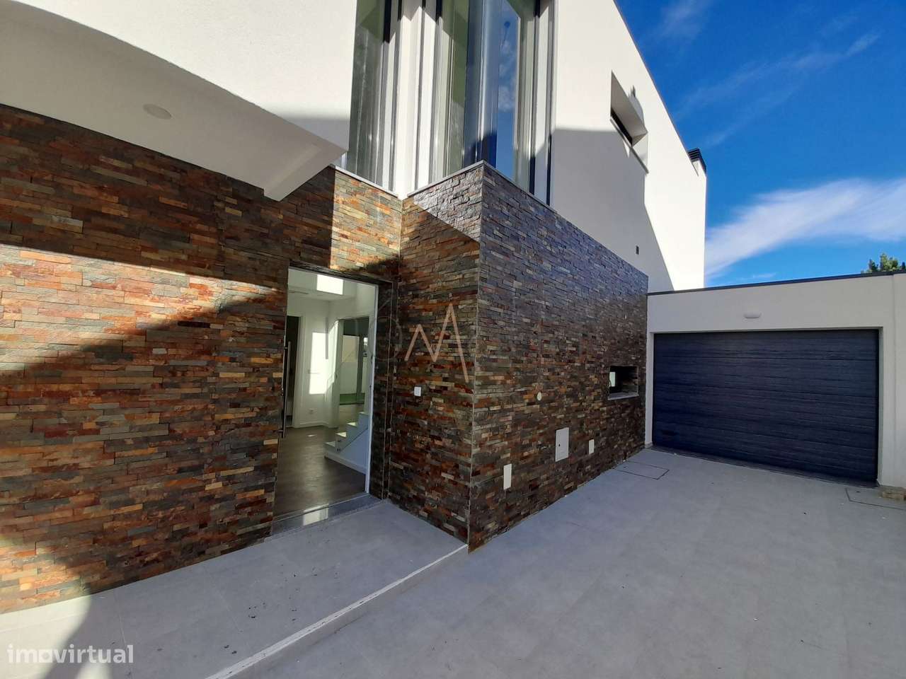 Fantástica moradia localizada no bairro de Valadares, Seixal-2