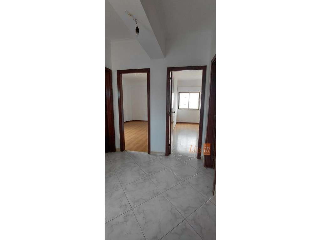 Apartamento T3 no Carregado - Grande imagem: 4/12