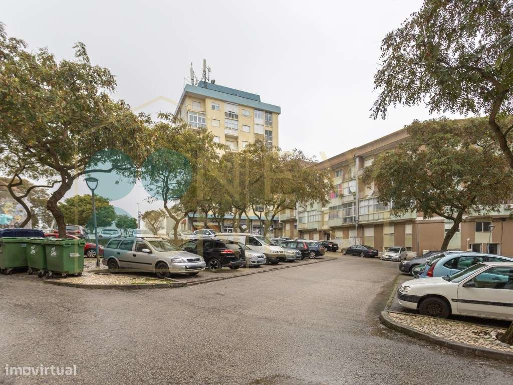 Apartamento T2 Rua Abel Salazar com 4 marquises - Hospital | Setúbal-27