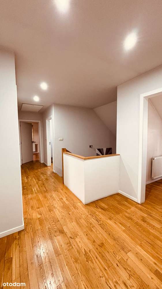 Przestronny dom z garażem i ogrodem - Pełny obrazek: 4/12