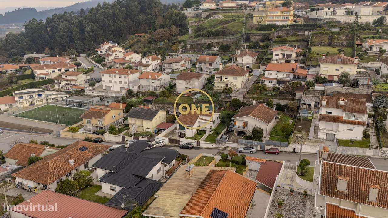 Moradia T1+ T3 em Vale S. Martinho - V.N. Famalicão-35