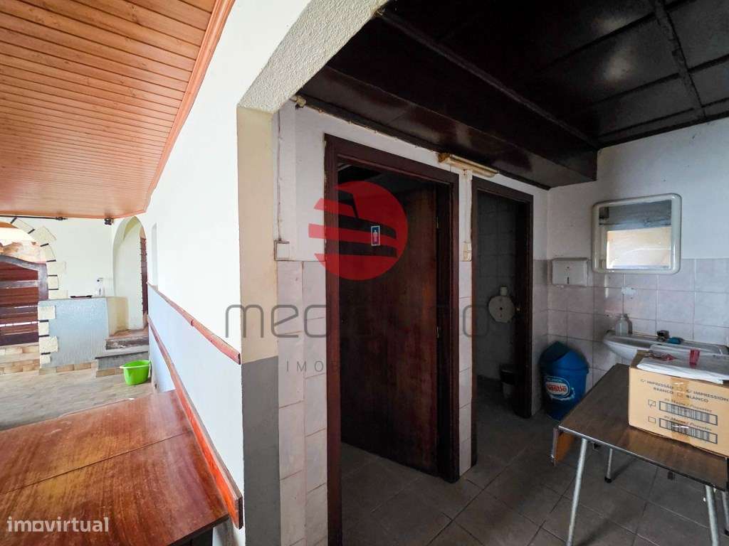 MORADIA T8 C/ LOGRADOURO, COMÉRCIO E TERENO-13