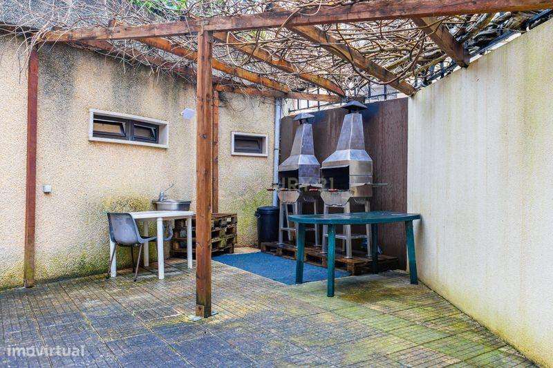 Apartamento T2 C/ elevador - Condomínio Fechado em Mina de Água, Amado-5