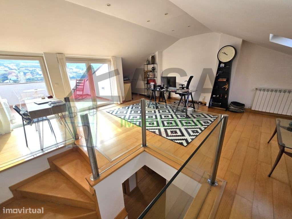 Moradia T4 com Terraço e Vista Desafogada em Loures-45