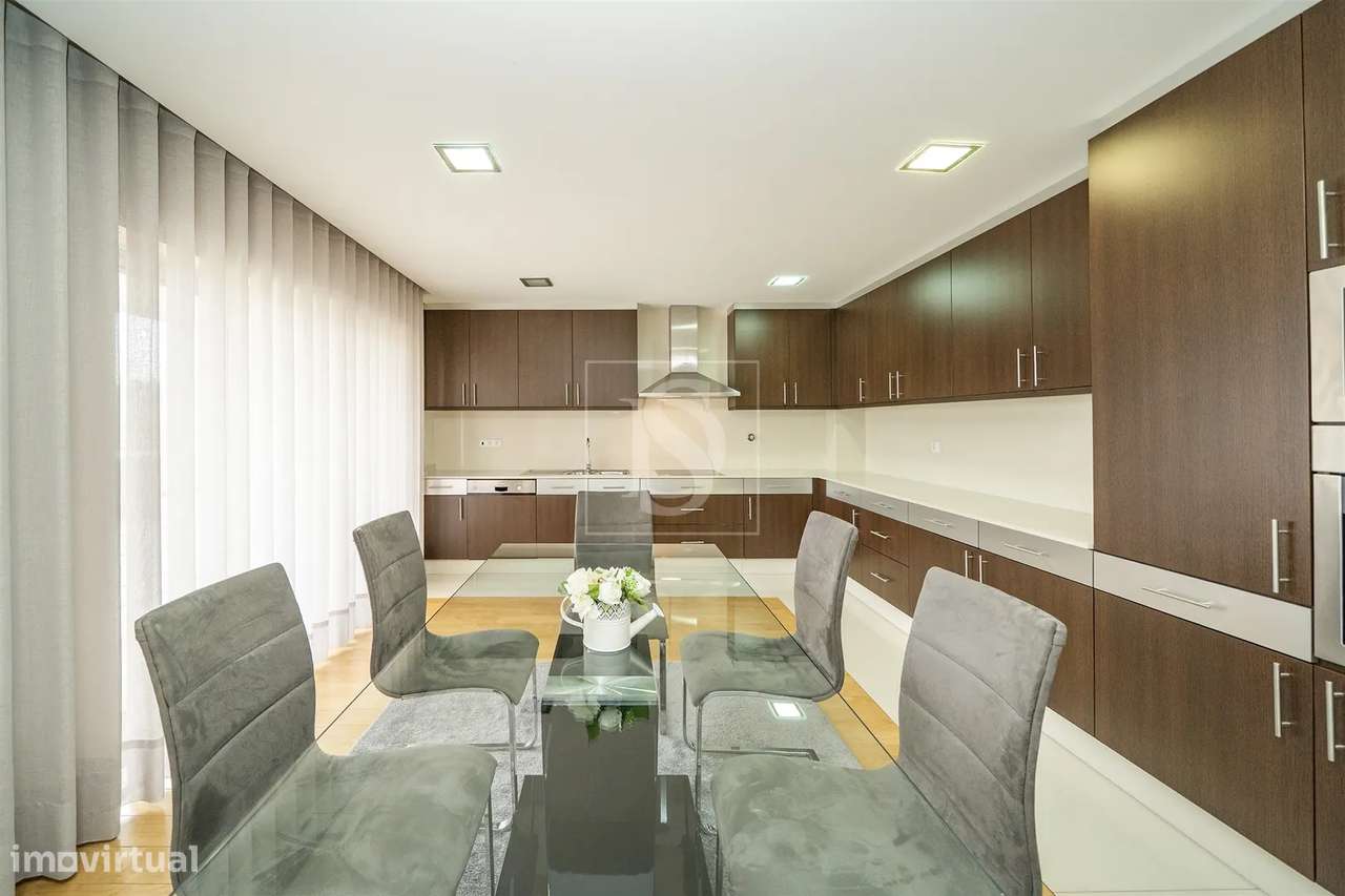 Moradia T4 com 2 Suites em Gamil – Barcelos-7